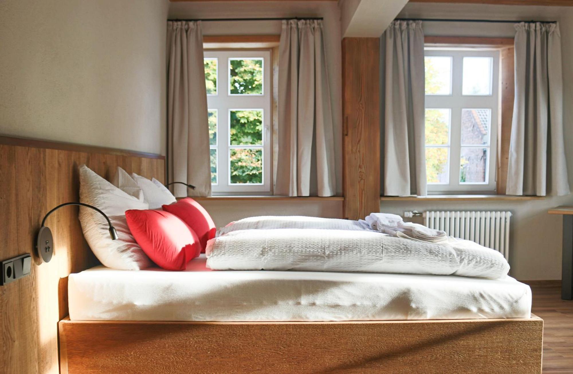 Landgasthof Koenig Von Preussen Helsa 外观 照片